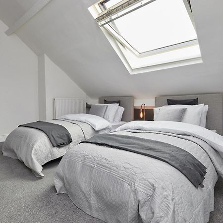 Your Sheffield Stays - Spacious 5 Bedroom House الغرفة الصورة