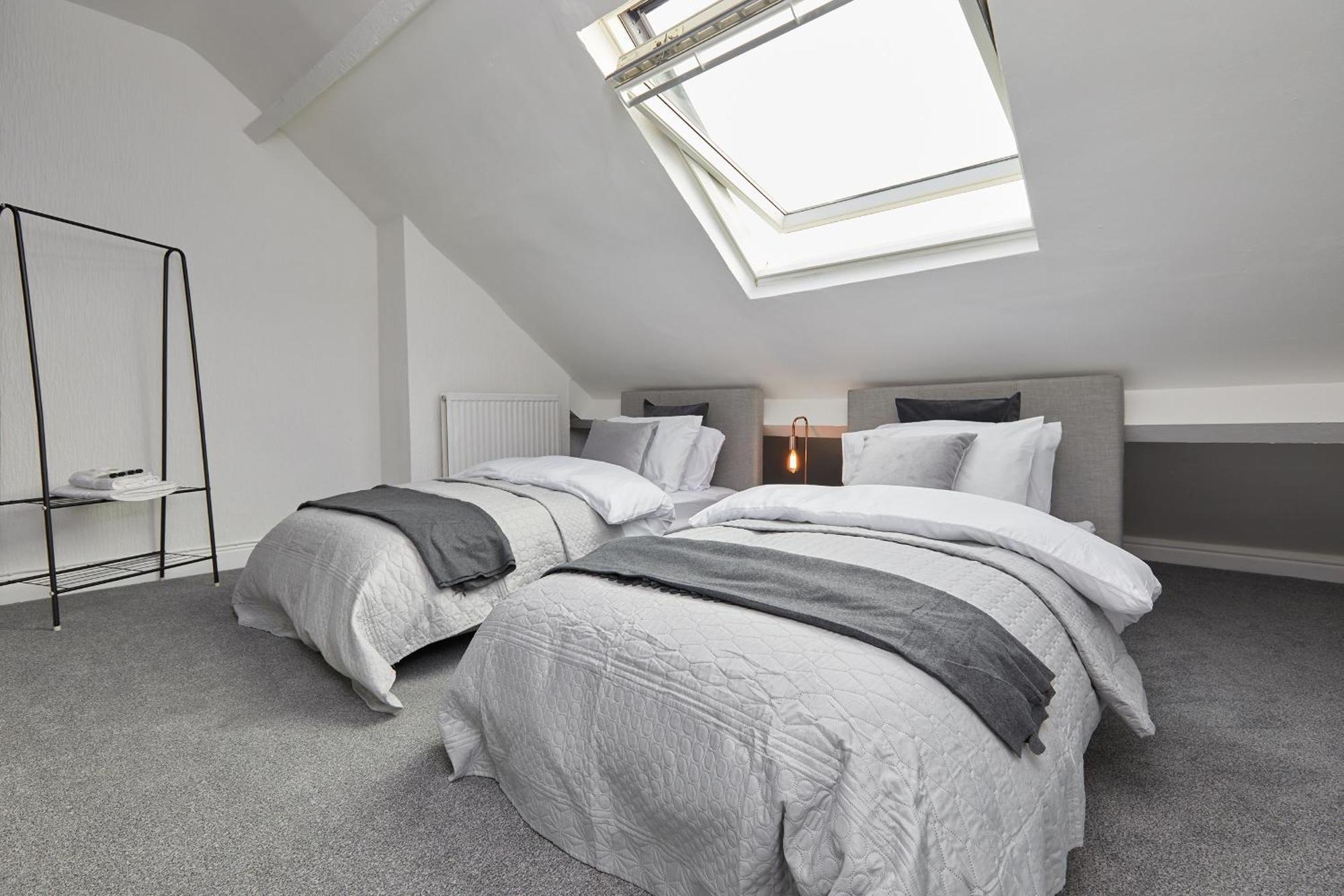 Your Sheffield Stays - Spacious 5 Bedroom House الغرفة الصورة