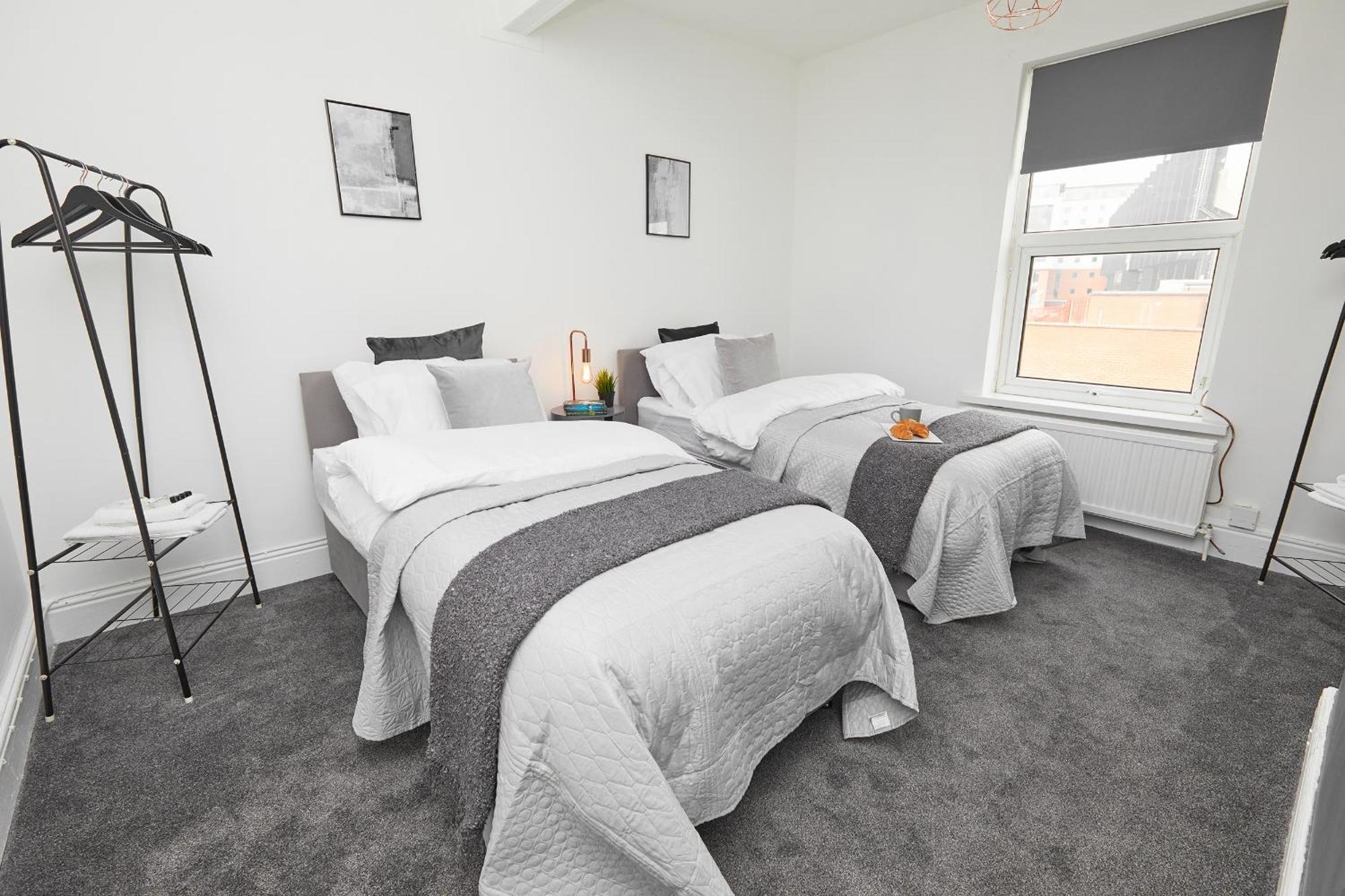 Your Sheffield Stays - Spacious 5 Bedroom House الغرفة الصورة