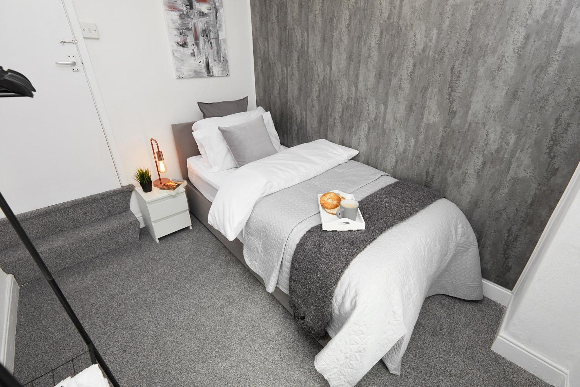 Your Sheffield Stays - Spacious 5 Bedroom House الغرفة الصورة